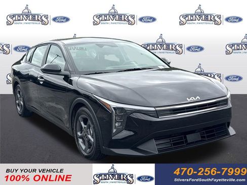Used 2025 Kia K4 LXS FWD image 1