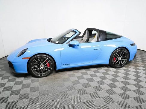 Certified 2025 Porsche 911 Targa 4 GTS AWD/4WD image 34