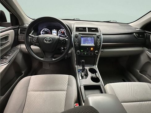 Used 2016 Toyota Camry LE image 18