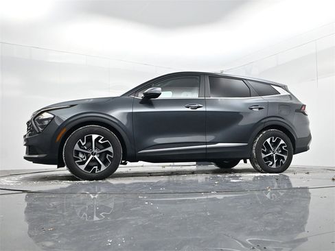 Certified 2023 Kia Sportage EX image 37