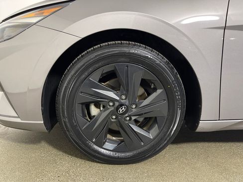 Used 2022 Hyundai Elantra SEL w/ Cargo Package FWD image 11
