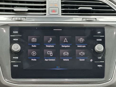 Used 2022 Volkswagen Tiguan SE AWD/4WD image 13