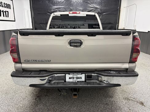 Used 2007 Chevrolet Silverado 1500 LT w/ Extended Cab Value Package RWD image 4