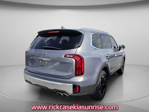 Used 2024 Kia Telluride S FWD image 5