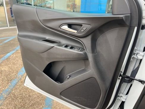 Used 2024 Chevrolet Equinox LT image 19