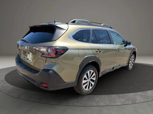 Used 2023 Subaru Outback Premium AWD/4WD image 5