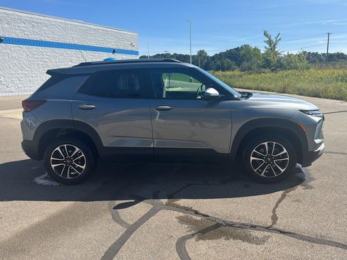 Used 2026 Chevrolet TrailBlazer LT AWD/4WD image 6