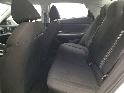 Used 2024 Hyundai Elantra SEL FWD image 18