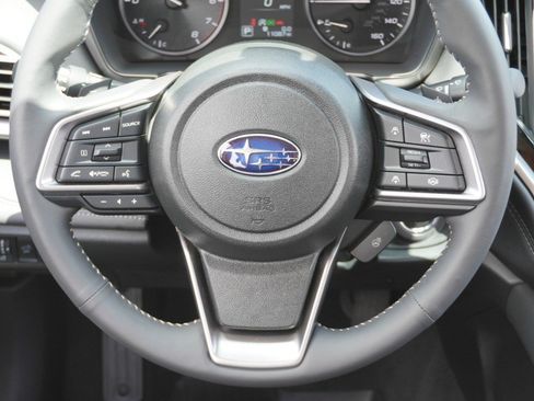 Used 2025 Subaru Outback Touring XT AWD/4WD image 32