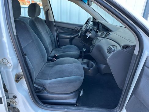 Used 2000 Ford Focus LX image 12