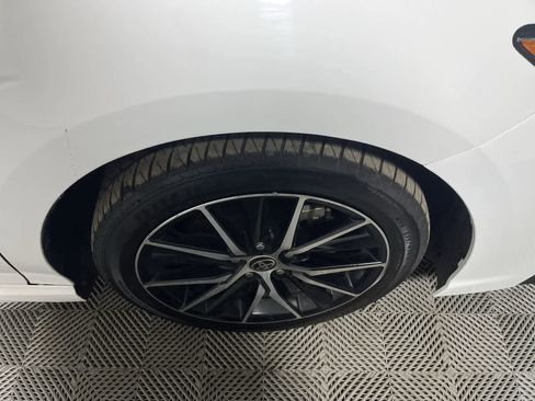 Used 2021 Toyota Camry SE image 10