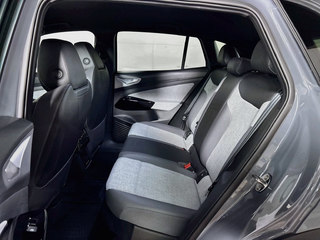 Certified 2026 Volkswagen ID.4 Pro AWD/4WD image 21