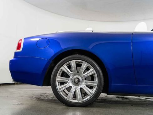 Used 2017 Rolls-Royce Dawn RWD image 10