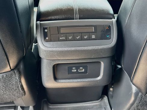 Used 2022 Nissan Pathfinder SL AWD/4WD image 24