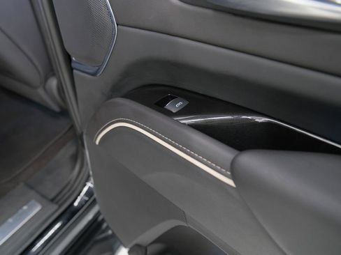 Used 2024 Cadillac Escalade ESV Premium Luxury image 38