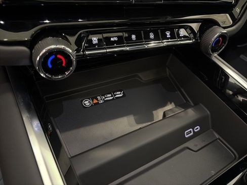 New 2026 Chevrolet Suburban High Country w/ Sun And Tow Package image 24