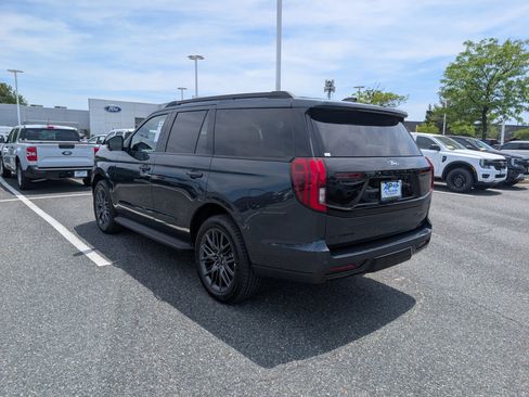 New 2026 Ford Expedition Platinum w/ Stealth Appearance Package AWD/4WD image 3