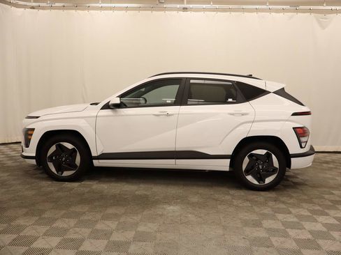 Used 2024 Hyundai Kona SEL image 2