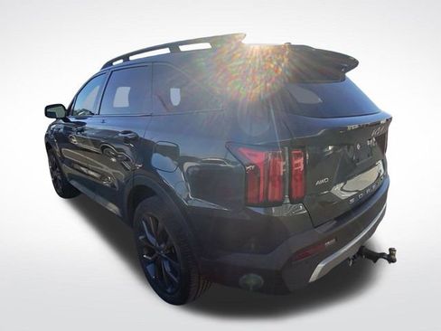 Certified 2022 Kia Sorento SX Prestige w/ Rust Color Package image 7