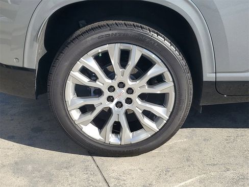 Used 2025 GMC Acadia Denali w/ Super Cruise Package image 7