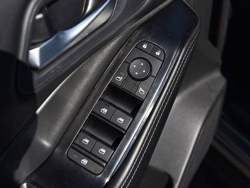 Certified 2025 Nissan Rogue SV image 9