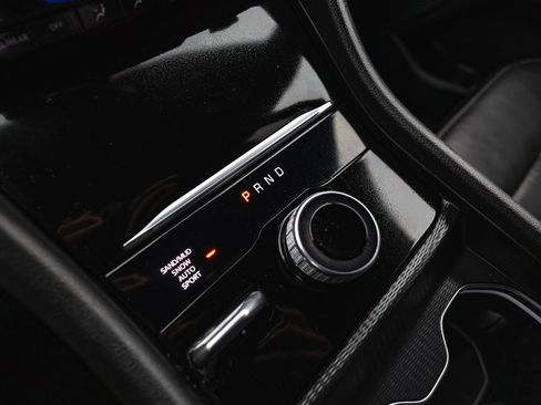 Used 2024 Jeep Grand Cherokee L Limited w/ Luxury Tech Group II image 16