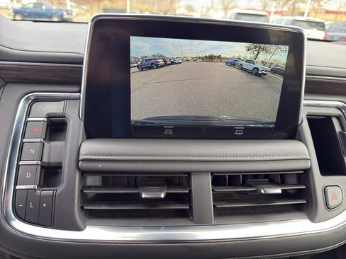 Used 2024 Chevrolet Suburban LT image 19