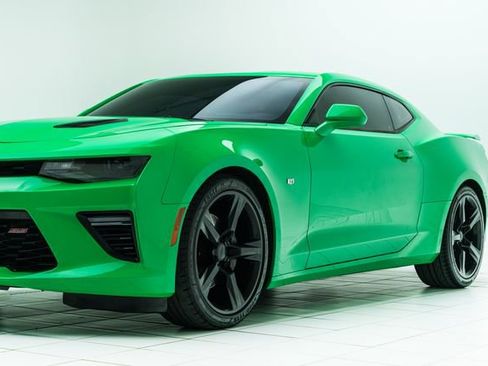 Used 2017 Chevrolet Camaro SS image 9