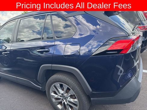 Used 2023 Toyota RAV4 XLE Premium FWD image 7