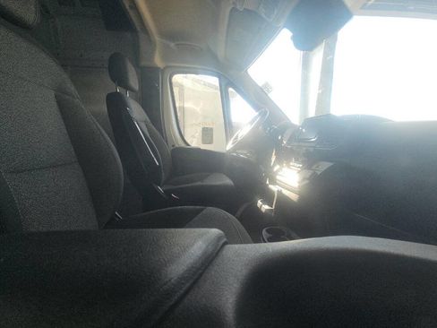 Used 2025 RAM ProMaster 2500 w/ Convenience Group image 11