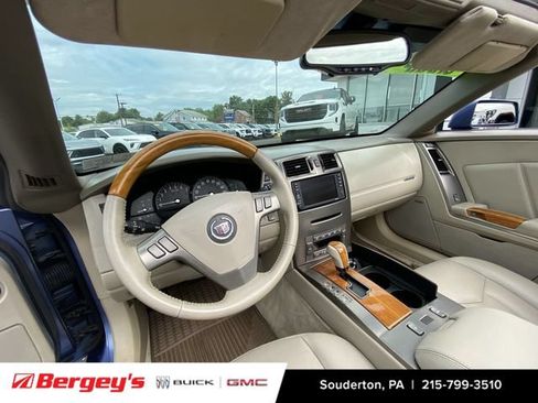 Used 2005 Cadillac XLR RWD image 12