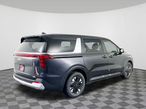 New 2026 Kia Carnival LXS FWD image 32