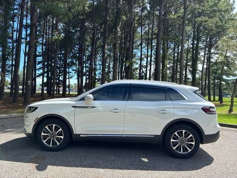 Certified 2022 Lincoln Nautilus Reserve FWD image 6