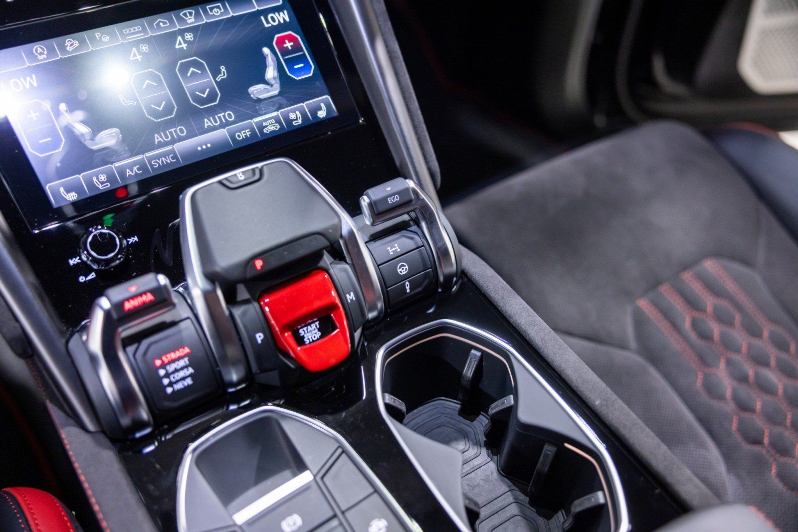 Used 2024 Lamborghini Urus S AWD/4WD image 47