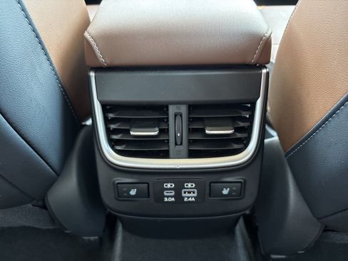Used 2024 Subaru Outback Touring AWD/4WD image 22