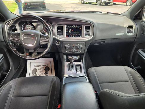 Used 2019 Dodge Charger SXT AWD/4WD image 18
