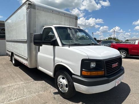 Used 2016 GMC Savana 3500 Extended image 4