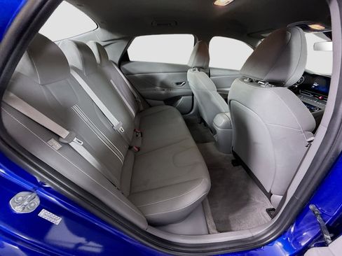 Used 2024 Hyundai Elantra SEL FWD image 27