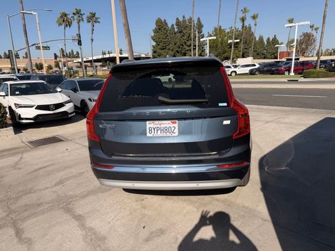 Used 2022 Volvo XC90 T8 Inscription Expression w/ Climate Package AWD/4WD image 4