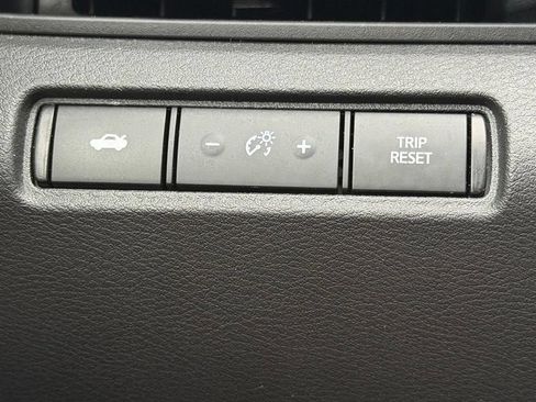 Used 2025 Nissan Altima 2.5 SV FWD image 18