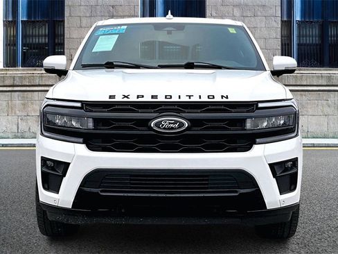 Used 2022 Ford Expedition Max Limited image 3