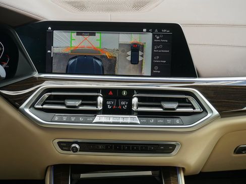 Used 2019 BMW X5 xDrive50i w/ M Sport Package image 32