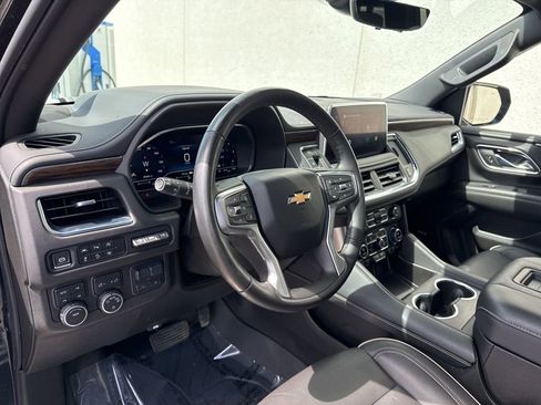 Used 2024 Chevrolet Suburban Premier AWD/4WD image 12
