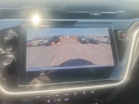 Used 2022 Chevrolet Bolt EUV LT w/ Driver Confidence Package FWD image 22