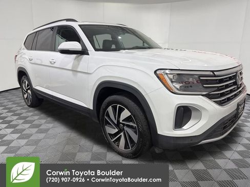 Used 2025 Volkswagen Atlas SE AWD/4WD image 1