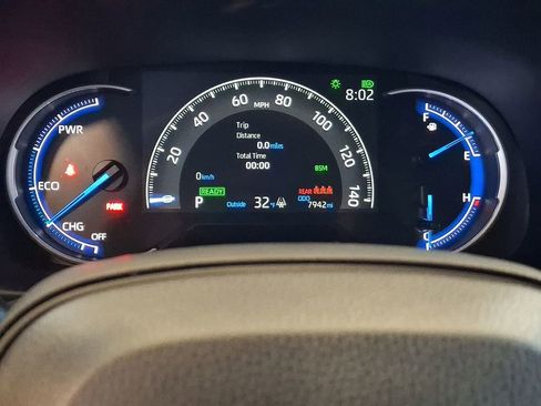 Used 2024 Toyota RAV4 LE image 19