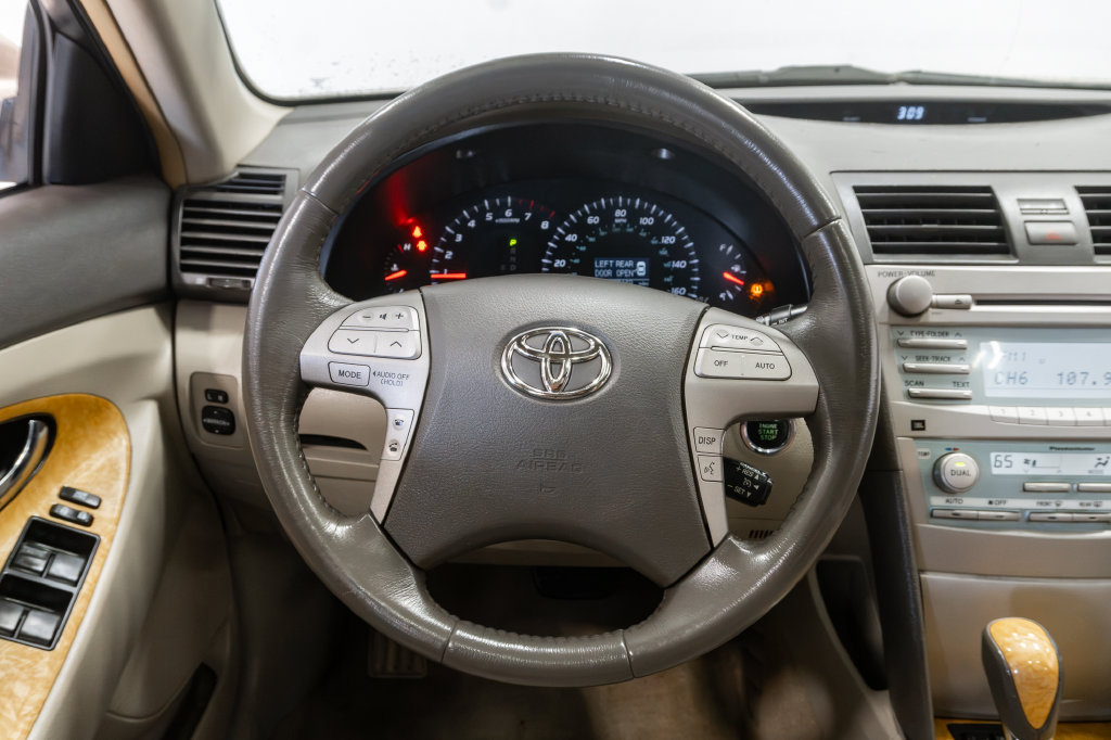 Used 2007 Toyota Camry XLE FWD image 12