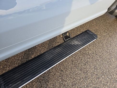 Used 2024 Ford F350 Platinum w/ FX4 Off-Road Package image 15