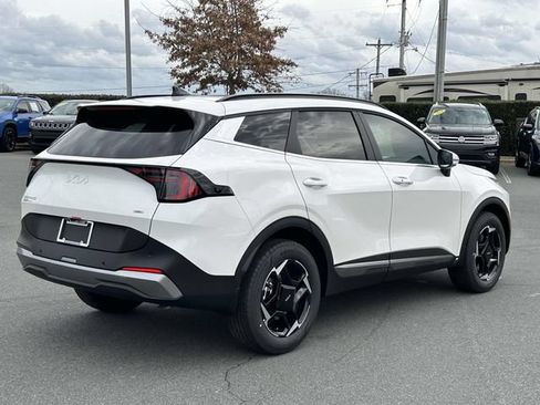 Certified 2026 Kia Sportage EX w/ EX Panoramic Sunroof Package AWD/4WD image 12