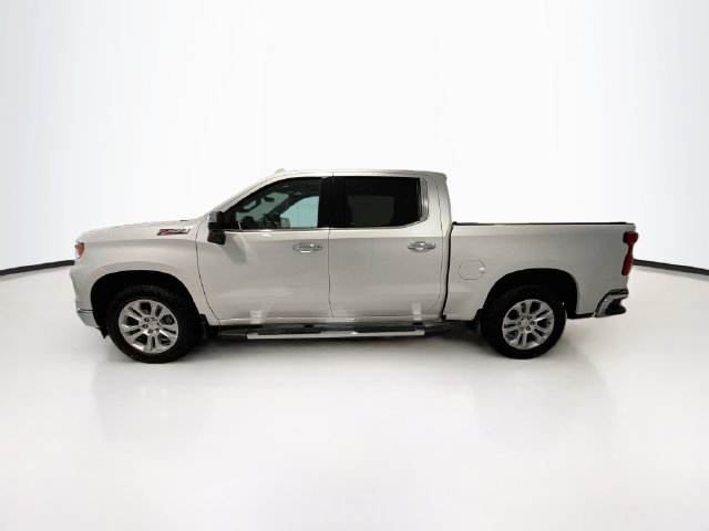Certified 2022 Chevrolet Silverado 1500 LTZ w/ LTZ Premium Package AWD/4WD image 4